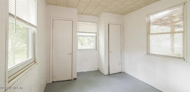 Building Photo - 3124 4th St Cir