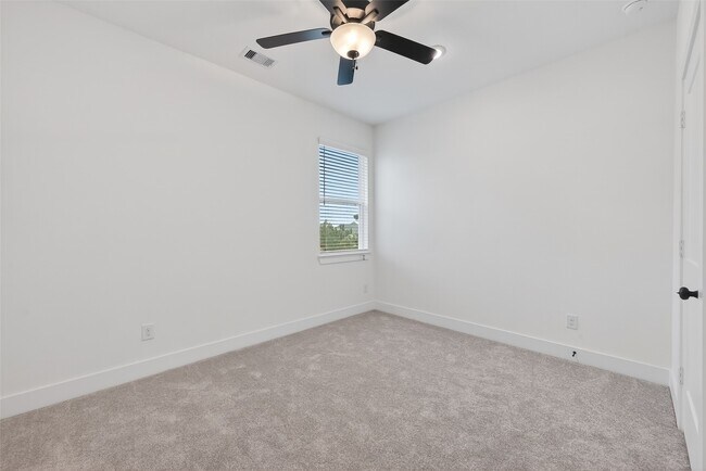 Building Photo - 15162 Post Oak Fls Dr