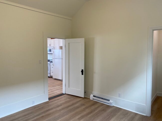 Building Photo - 921 I St