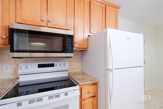 Building Photo - 8553 Garden Cir