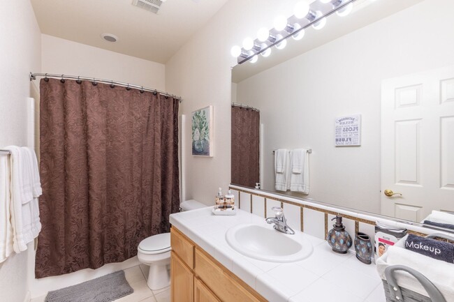 Building Photo - Stunning 4BR House in Santa Rosa
