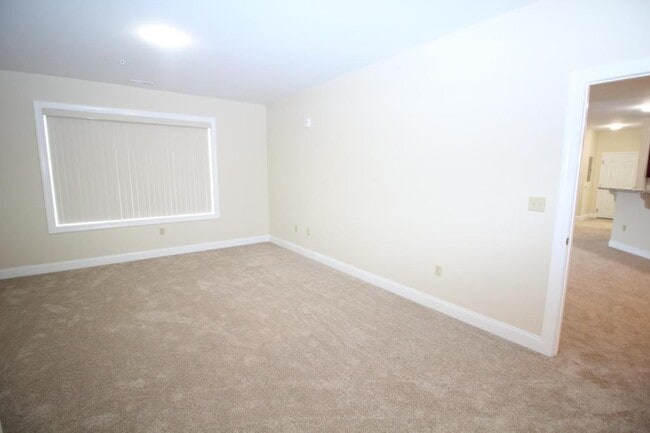 Building Photo - 1665 Kenton Rd