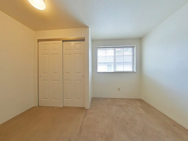 Building Photo - 2 Bedroom Apartment  ~ South Corvallis