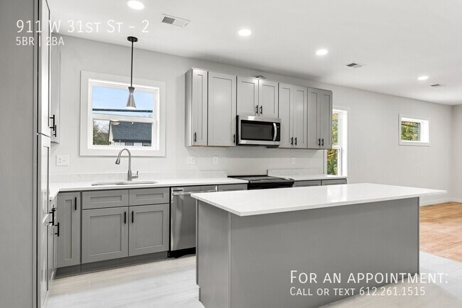 Building Photo - 911 W 31st St