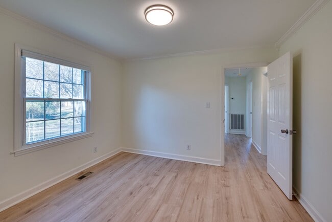 Building Photo - 534 Wanda Dr