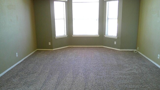 Building Photo - Gorgeous Single Level Westside Home With R...