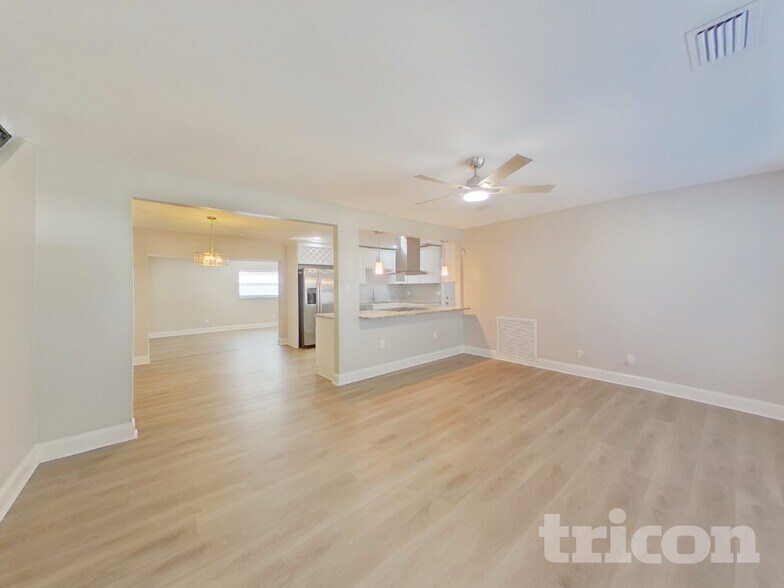 Building Photo - 7394 Norwich Ln