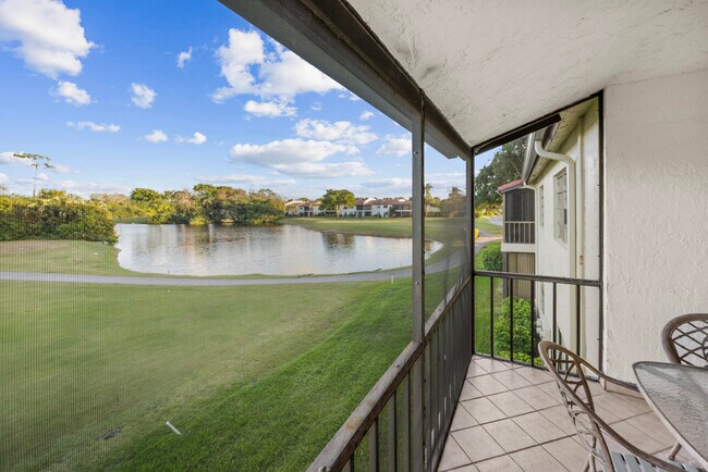 Building Photo - 8305 Casa Del Lago