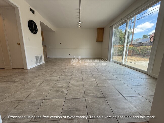 Building Photo - 2346 Montezuma Dr