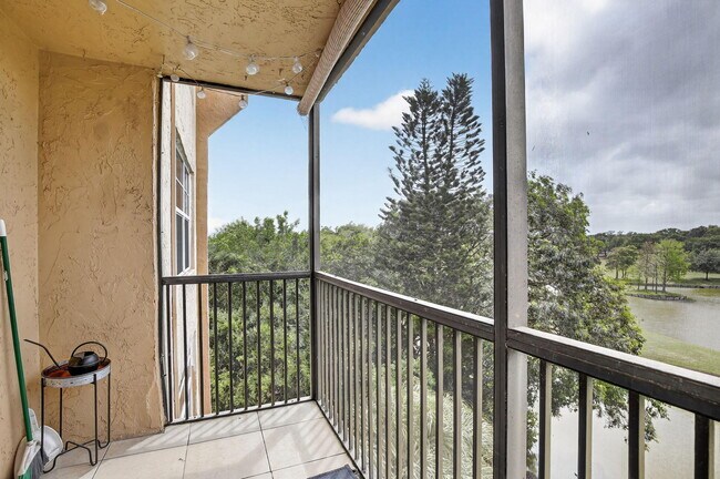 Building Photo - 3001 W Rolling Hills Cir