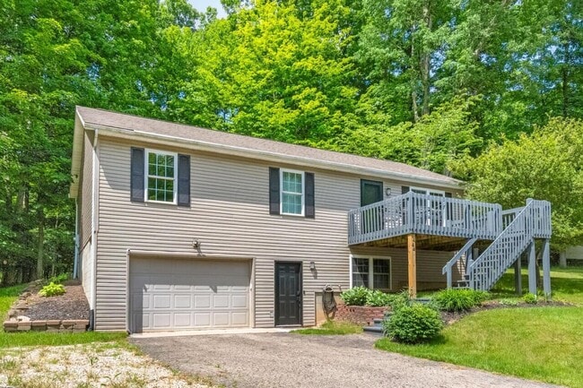 Building Photo - 444 Grand Ridge Dr