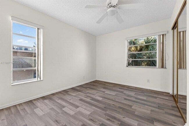 Building Photo - 3100 Riverside Dr