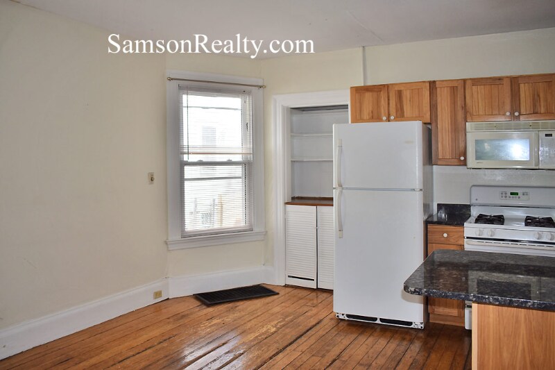 Building Photo - 111 Bowen St