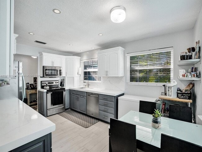 Primary Photo - 217 SE 5th St