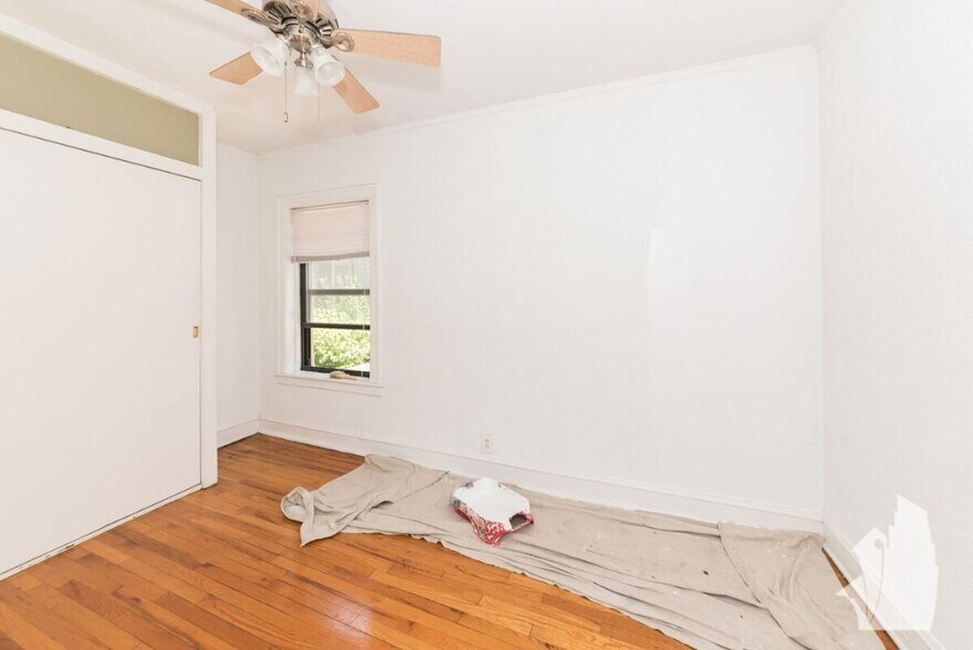 Building Photo - 639 W Cornelia Ave