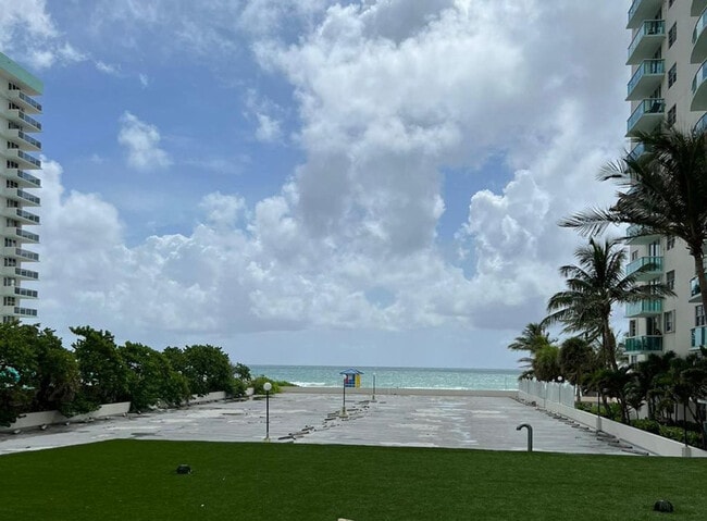 Building Photo - 3801 S Ocean Dr