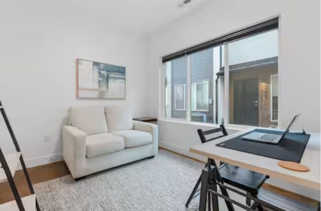 Building Photo - 772 W 300 N