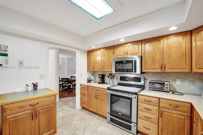 Building Photo - 2814 N 46th Ave