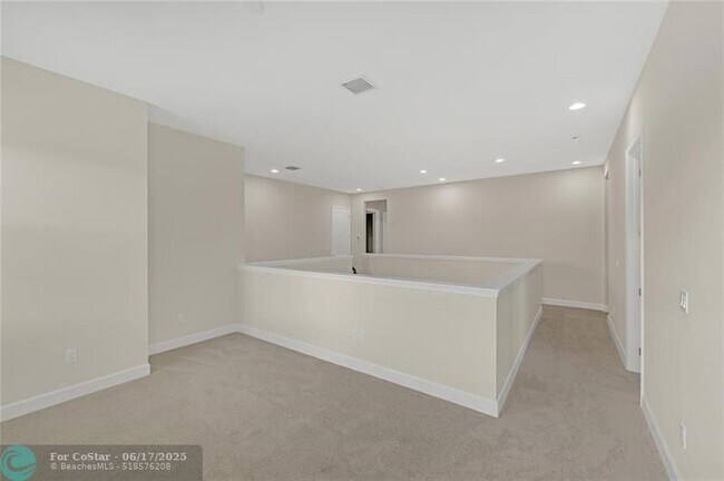 Building Photo - 14989 RedCove Pl