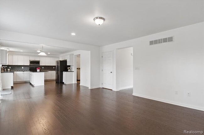 Building Photo - 21422 Navarra Dr