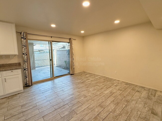 Building Photo - 6742 N 43rd Ave