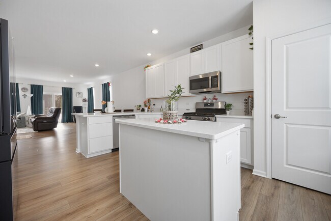 Building Photo - 620 Wolverine Dr