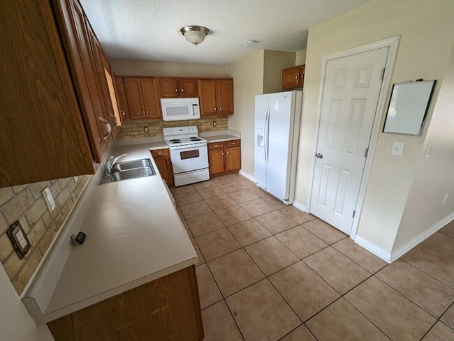 Building Photo - Three Bed Two Bath - Next to Magnolia School, Foley