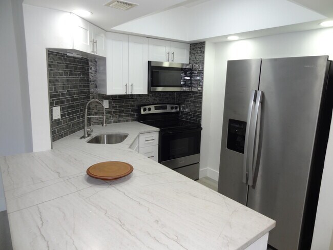 Building Photo - 55 SW 2nd Ave