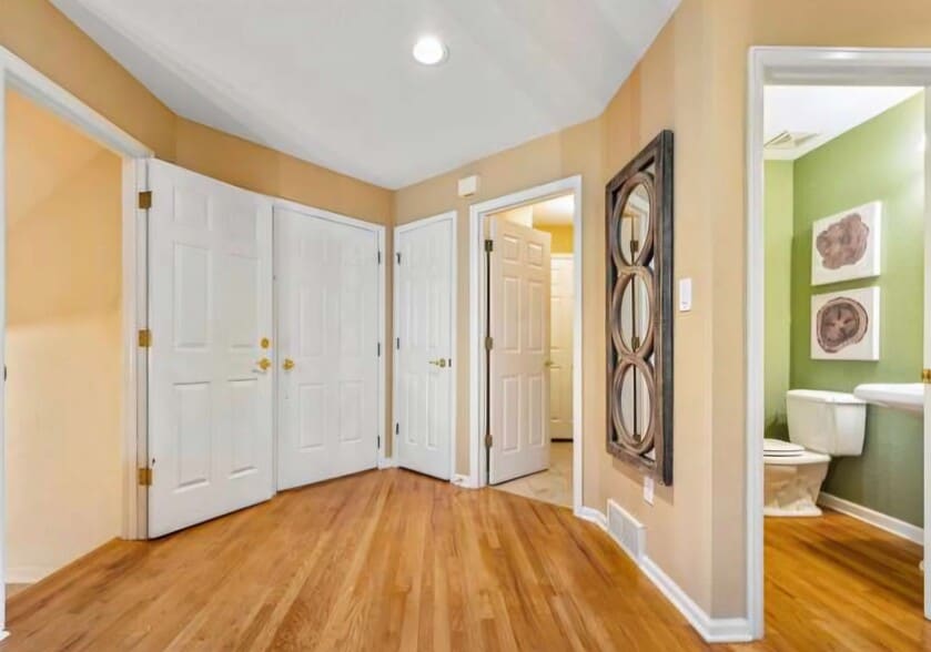 Entry - 1545 Lodge Ln