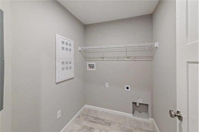 Building Photo - 618 Foxhill Dr