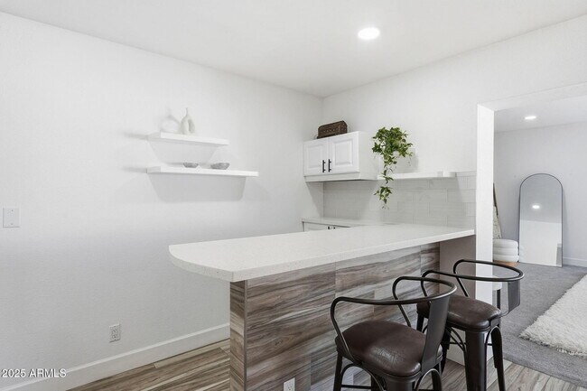 Building Photo - 8614 E Jackrabbit Rd