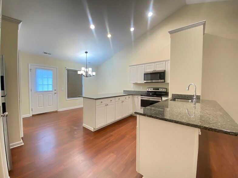 Building Photo - 158 R C Buck Dr