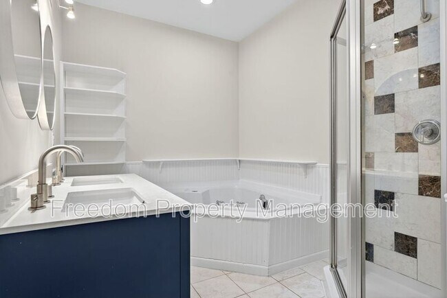 Building Photo - 8513 Thomas Dr