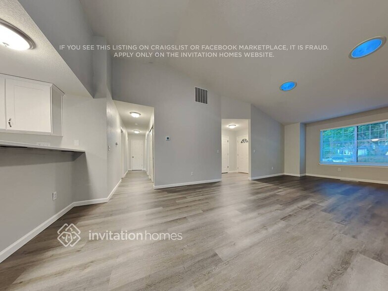 Building Photo - 5108 Jessica Ct SE
