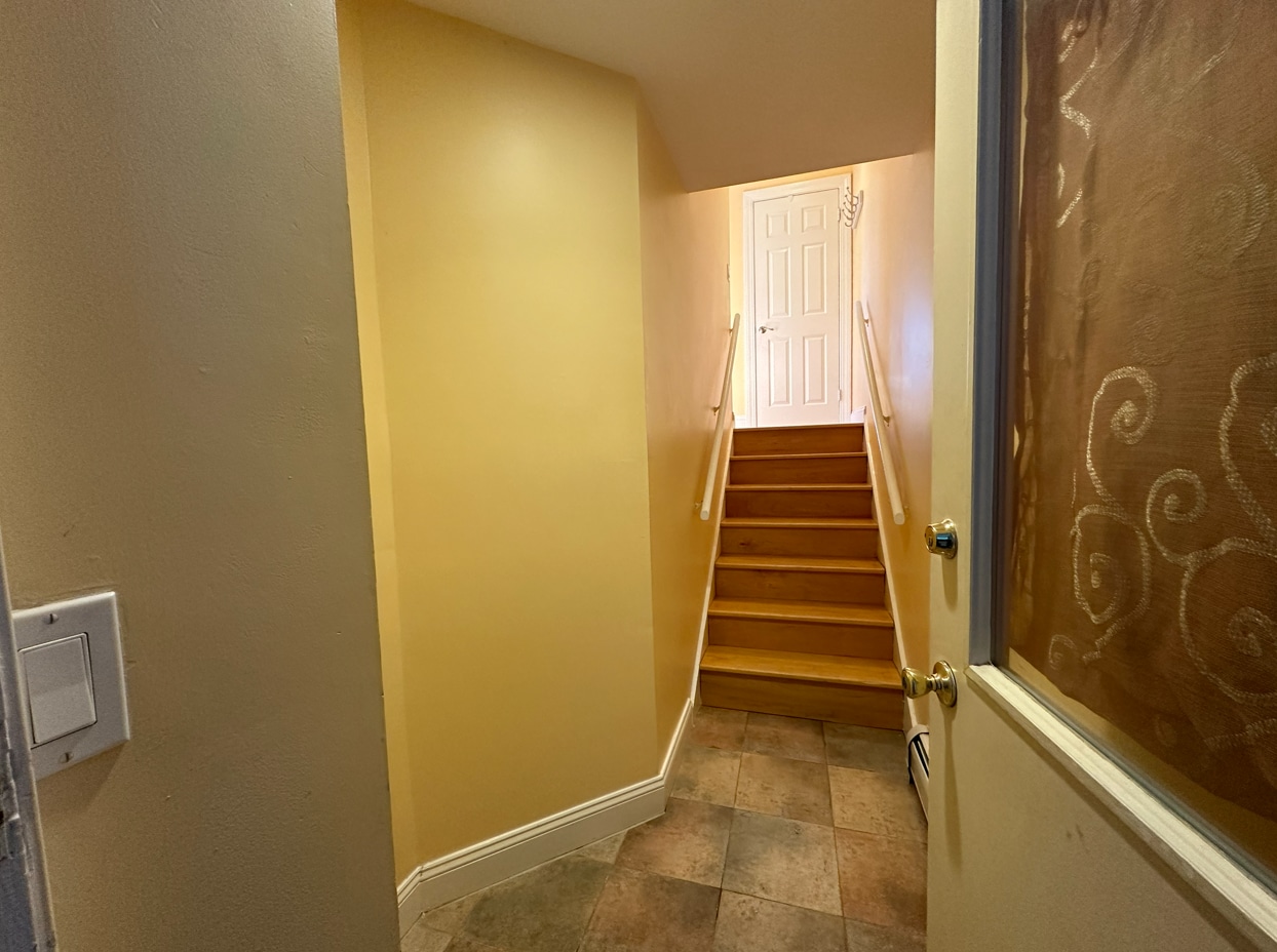 Building Photo - 62 Lakeview Ter