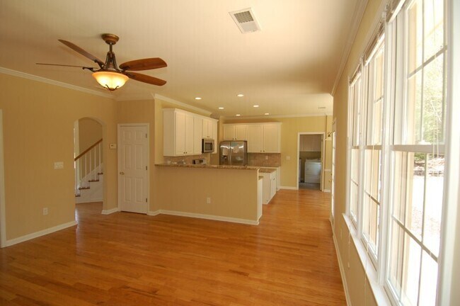 Building Photo - 340 Tall Timbers Dr