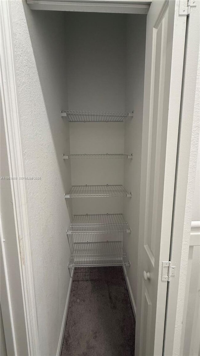 Building Photo - 947 NE 211th St