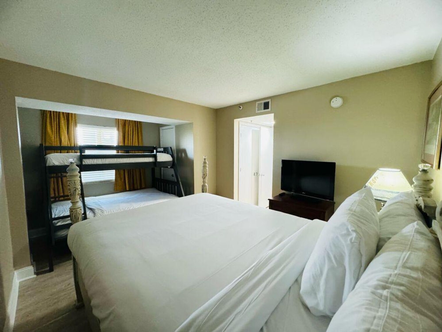 Building Photo - 1700 N Ocean Blvd