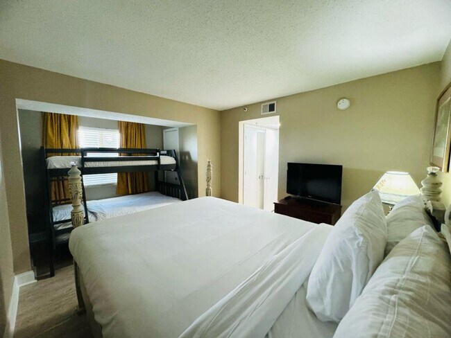 Building Photo - 1700 N Ocean Blvd