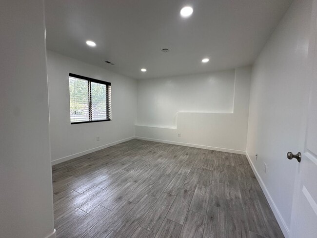 Building Photo - 4000 Mount Airey Dr