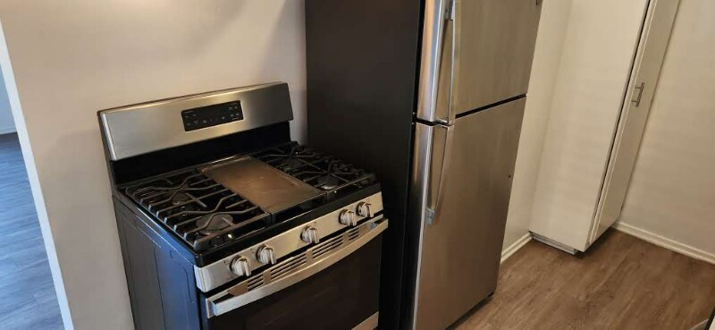 Building Photo - 545 Hayworth Ave