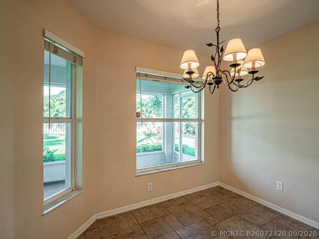 Building Photo - 141 39th Dr