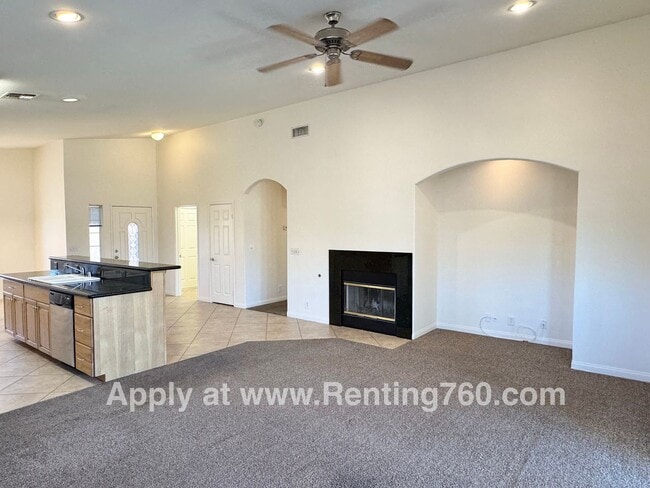 Building Photo - Spacious 3 Bed 2 Bath Home!