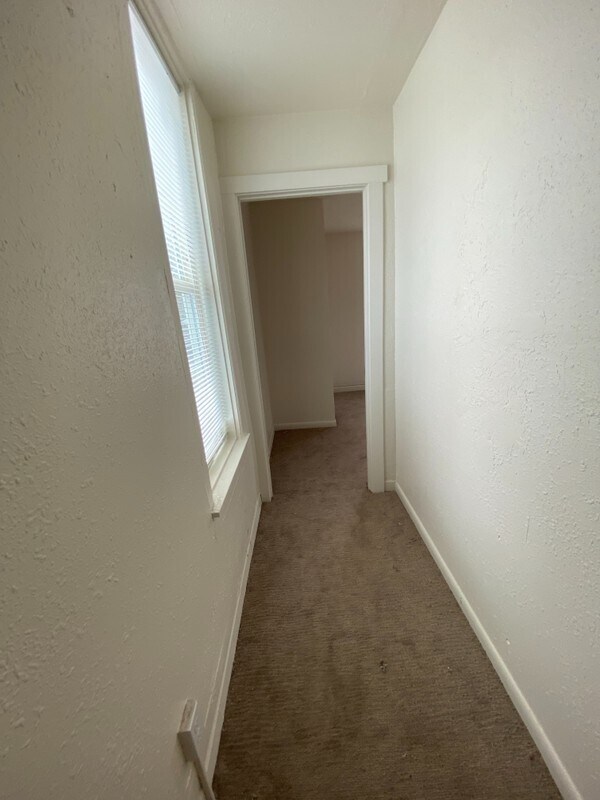 Building Photo - 856 S 900 W
