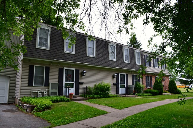 Miller Exterior - 1904 N George St