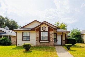 Building Photo - 10328 Woodleaf Dr