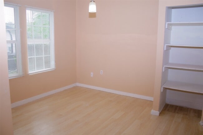 Building Photo - 1310 4th St