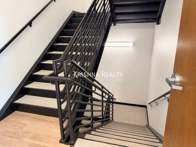 Building Photo - 7650 NW 170th Ave