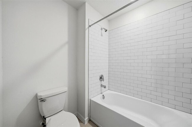 Building Photo - 9820 Feaster Dr