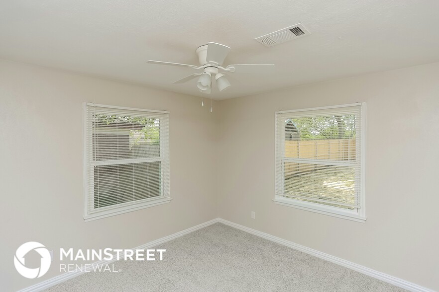 Building Photo - 317 Worthy St